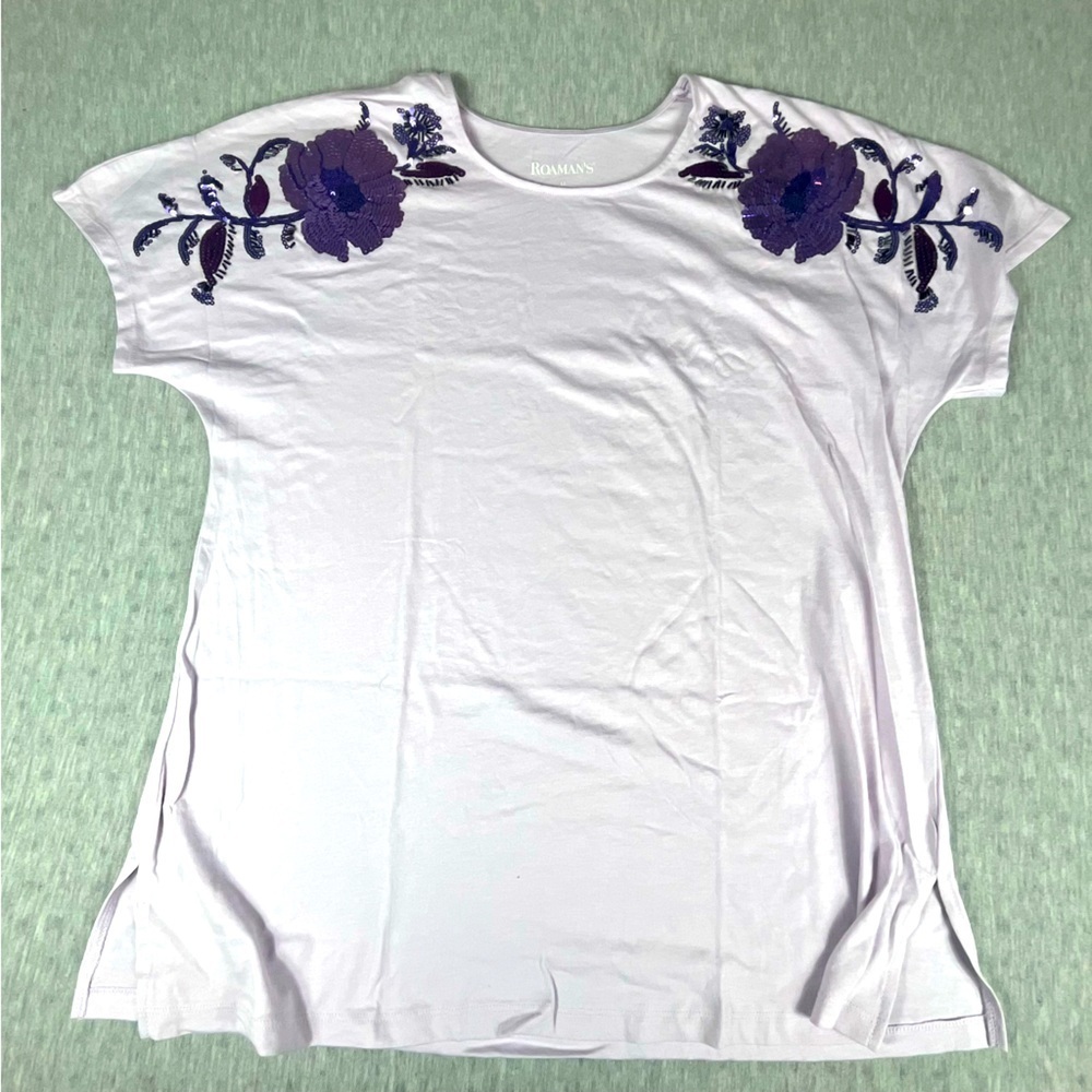 Roaman’s lilac purple Tshirt with floral sequin shoulders size 12